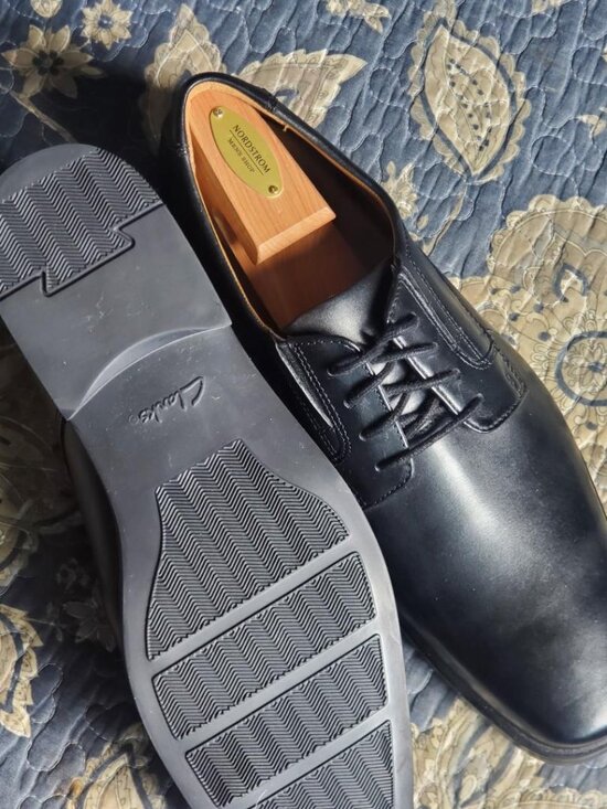 Men black dress leather shoes -Size 10 Wide main image 4